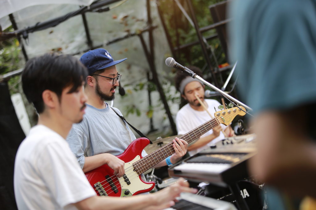 美品Ovall Shingo Suzuki / mabanua / 関口シンゴ OvallのShingo Suzuki、mabanua、関口シンゴがNHK「今君電話」に